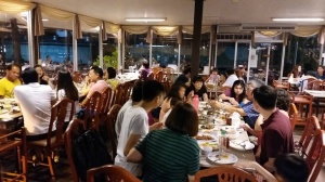 ไก่ย่างกลางบึง  ศรีนครินทร์   อาหารต้นตำรับ....อร่อยเด็ดริมน้ำ 