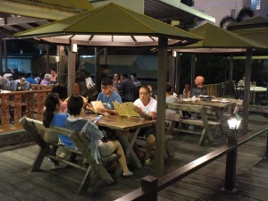 ไก่ย่างกลางบึง  ศรีนครินทร์   อาหารต้นตำรับ....อร่อยเด็ดริมน้ำ 