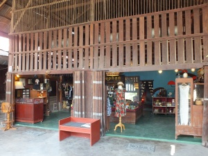 ตลาดเก้าห้อง 100ปี สุพรรณบุรี ปิดฉากตำนานตลาดเก่า...ที่่ถูกหลงลืม 