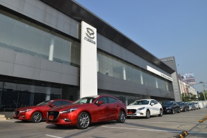 New Mazda 3 SkyActive 2017   รูปทรงเฉี่ยว..ฟิลลิ่งขับสนุกหนึบแน่น 	