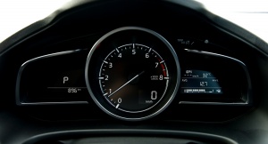 New Mazda 3 SkyActive 2017   รูปทรงเฉี่ยว..ฟิลลิ่งขับสนุกหนึบแน่น 	