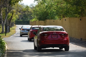 New Mazda 3 SkyActive 2017   รูปทรงเฉี่ยว..ฟิลลิ่งขับสนุกหนึบแน่น 	