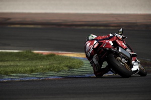   CBR1000RR รุ่นใหม่ สปอร์ตสายพันธ์แรงดีไซน์เฉียบ 